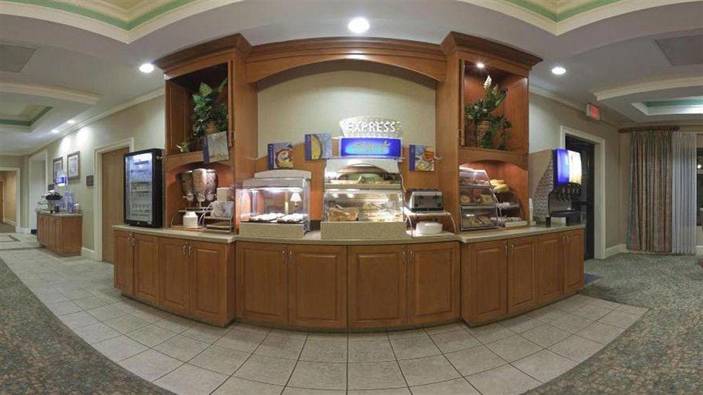 Holiday Inn Express Hotel & Suites Tampa-Anderson Road-Veterans Exp By Ihg West Chase Exteriér fotografie