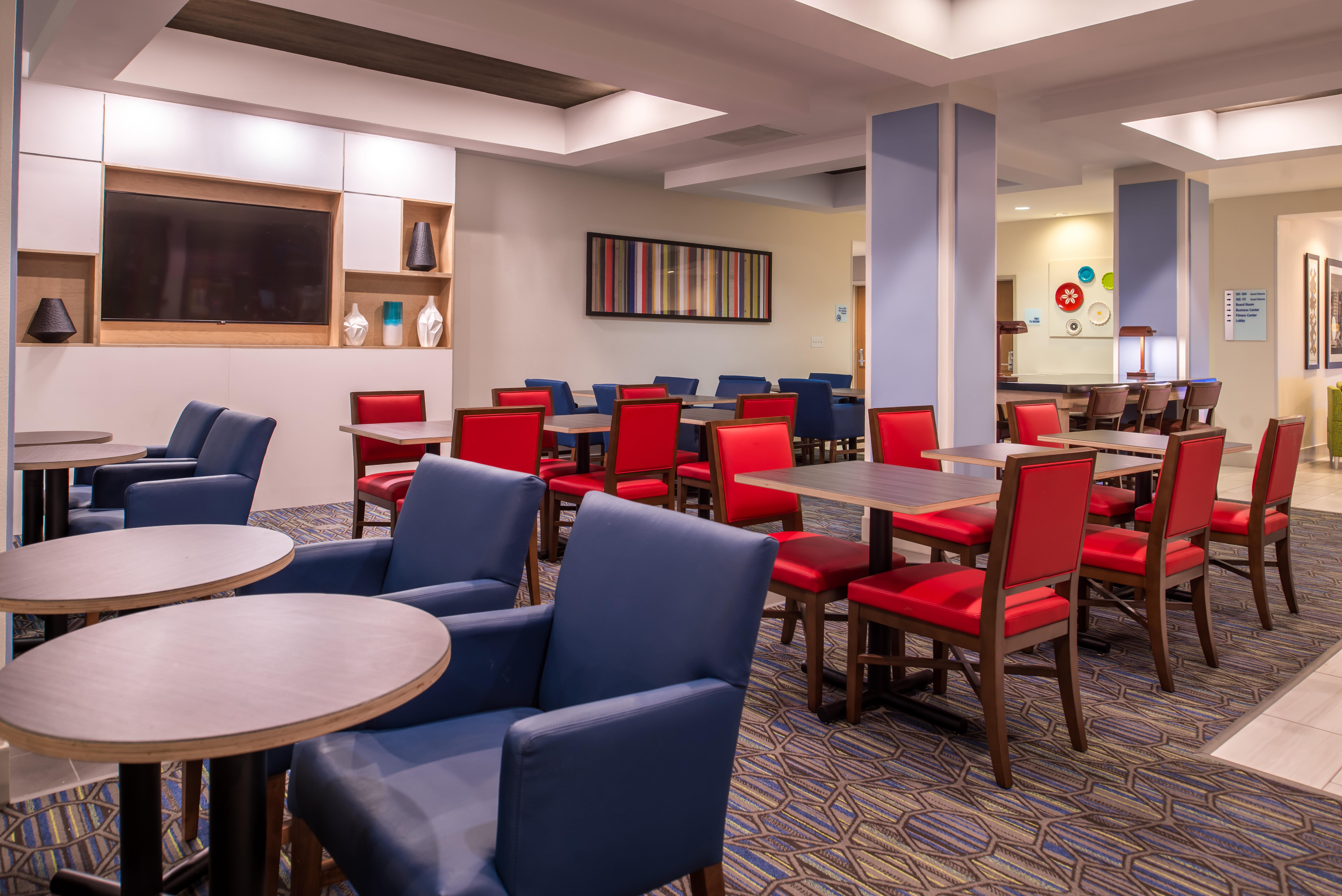 Holiday Inn Express Hotel & Suites Tampa-Anderson Road-Veterans Exp By Ihg West Chase Exteriér fotografie