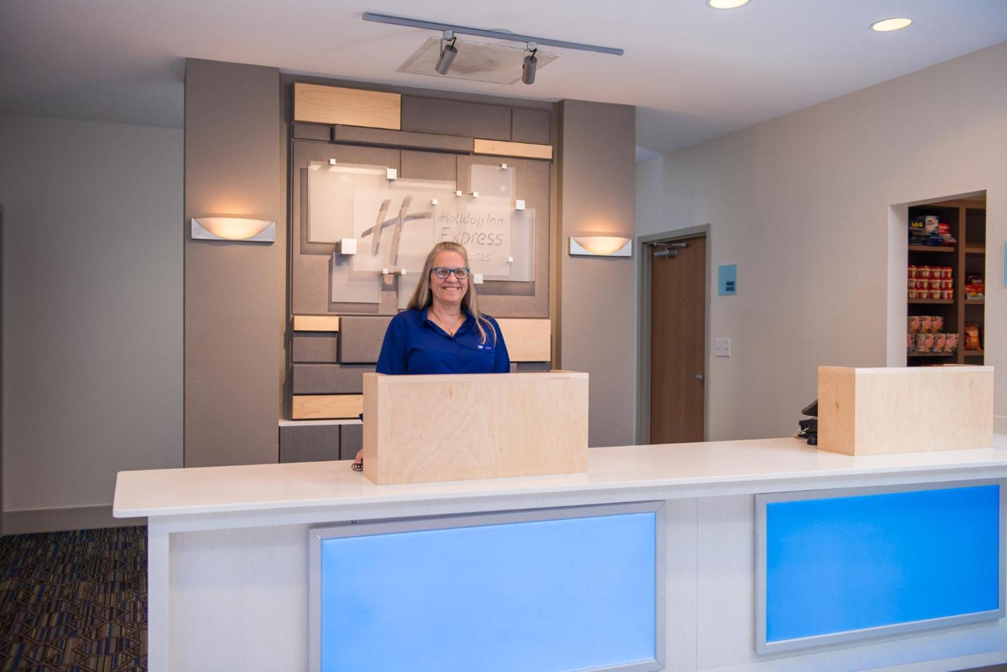 Holiday Inn Express Hotel & Suites Tampa-Anderson Road-Veterans Exp By Ihg West Chase Exteriér fotografie